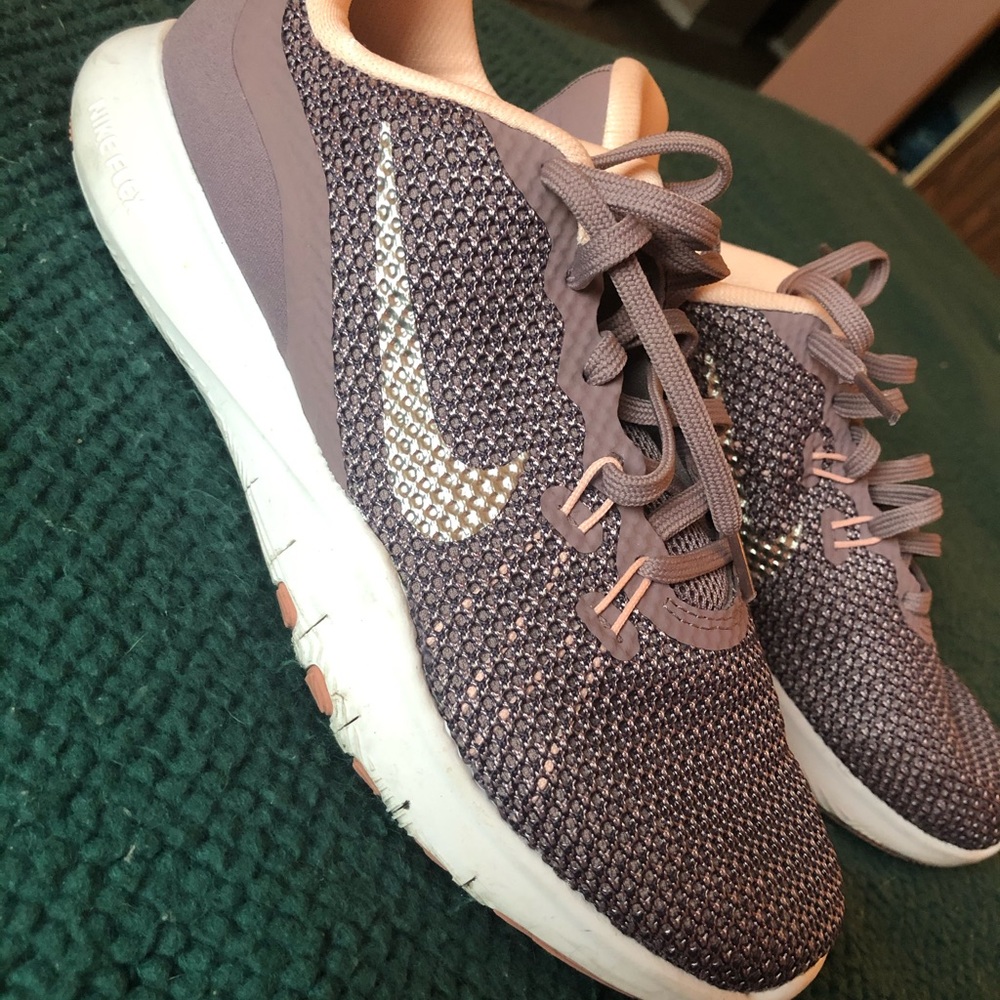 Nike Tennis Shoes
